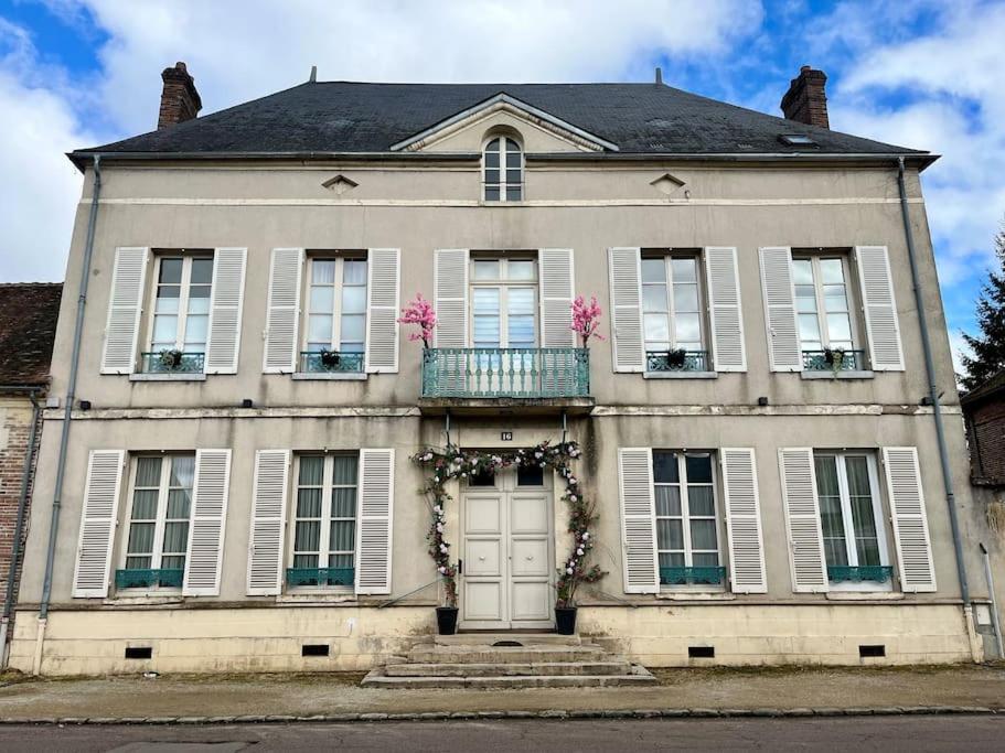 La Demeure De Margot - 24 Couchages Villa Villeneuve-sur-Yonne Eksteriør bilde