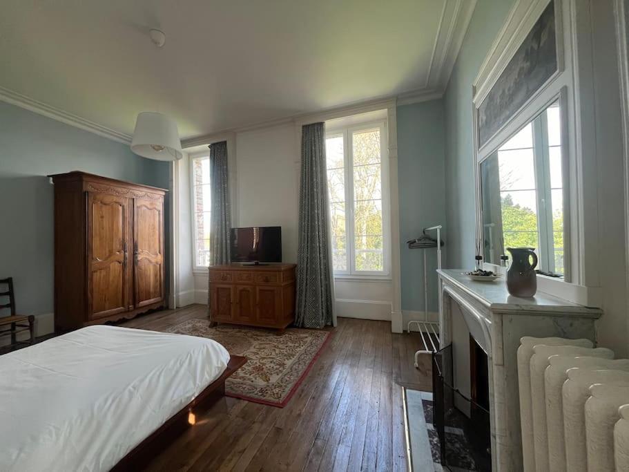 La Demeure De Margot - 24 Couchages Villa Villeneuve-sur-Yonne Eksteriør bilde