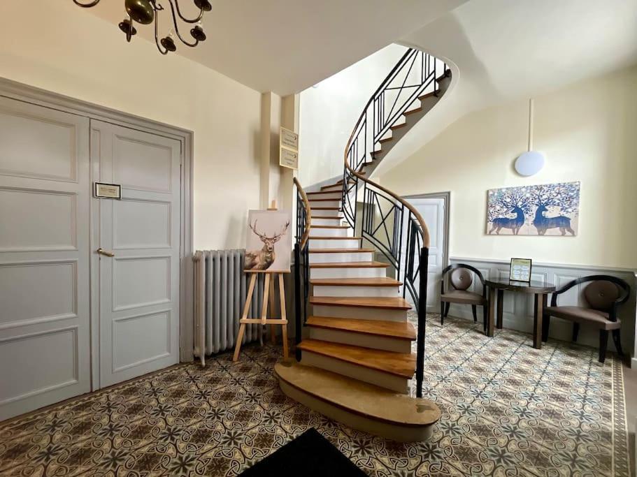 La Demeure De Margot - 24 Couchages Villa Villeneuve-sur-Yonne Eksteriør bilde